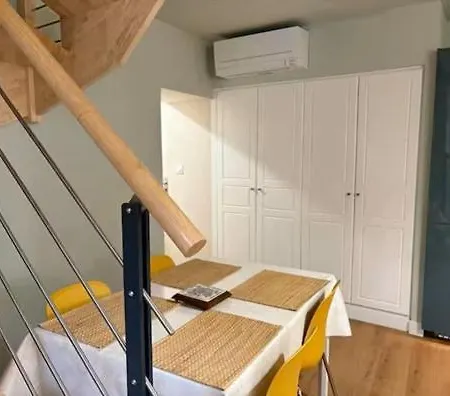 Apartamento Duplex Provencal , Vieux Hyeres, Climatisation, Wi-fi