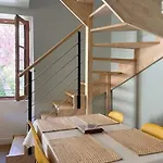 شقة Duplex Provencal , Vieux Hyeres, Climatisation, Wi-fi *