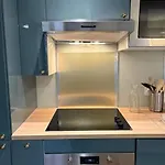 شقة Duplex Provencal , Vieux Hyeres, Climatisation, Wi-fi Hyères