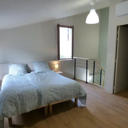 Appartement Duplex Provencal , Vieux Hyeres, Climatisation, Wi-fi Hyères