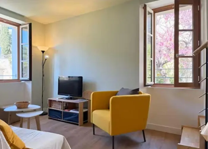 Appartement Duplex Provencal , Vieux Hyeres, Climatisation, Wi-fi Hyères